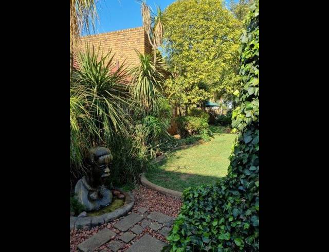 4 BEDROOM HOUSE FOR SALE IN PETERSFIELD